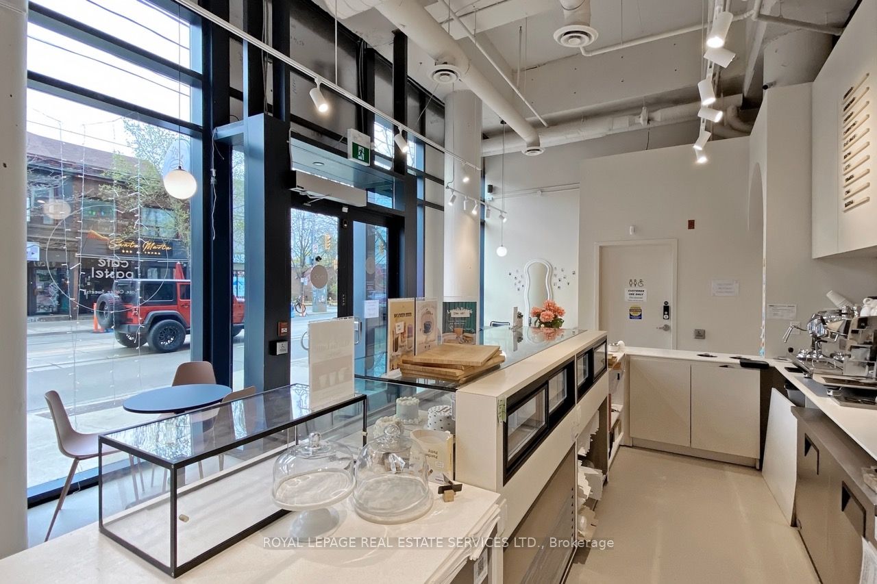 862 Dundas Street Property Photo 18