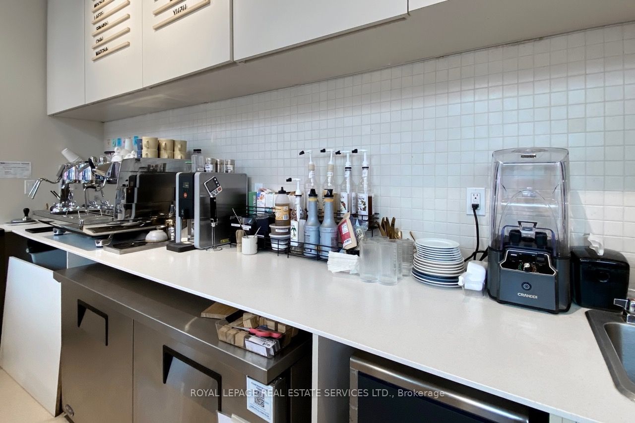 862 Dundas Street Property Photo 21