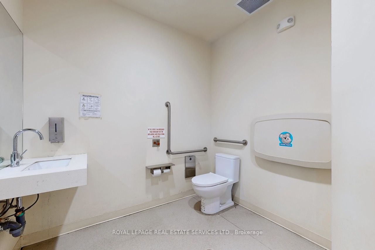 862 Dundas Street Property Photo 34