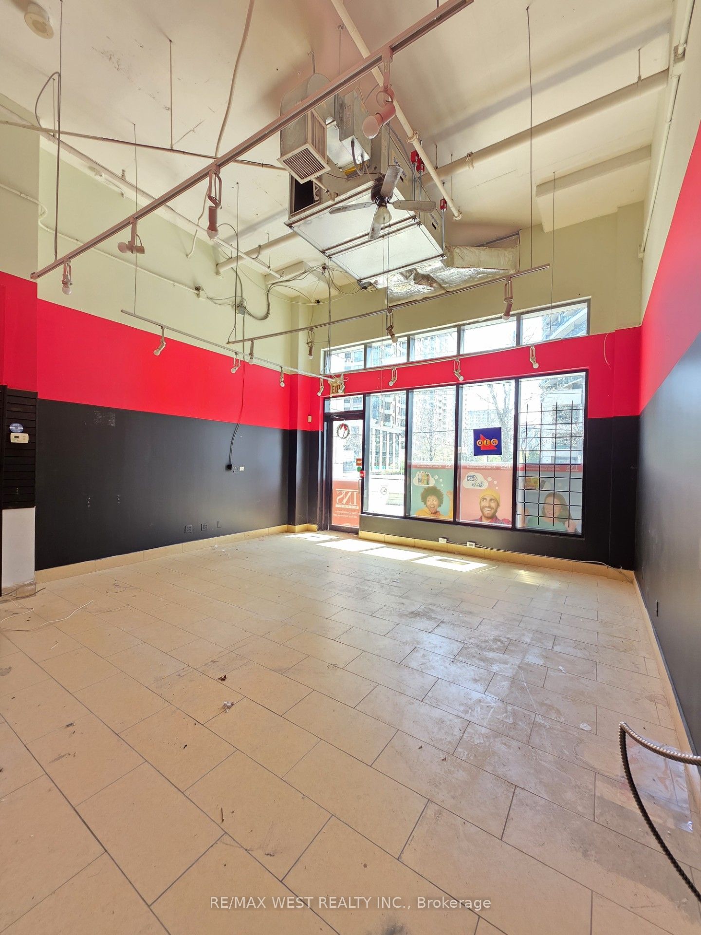 #107 - 28 Finch Avenue Property Photo 2