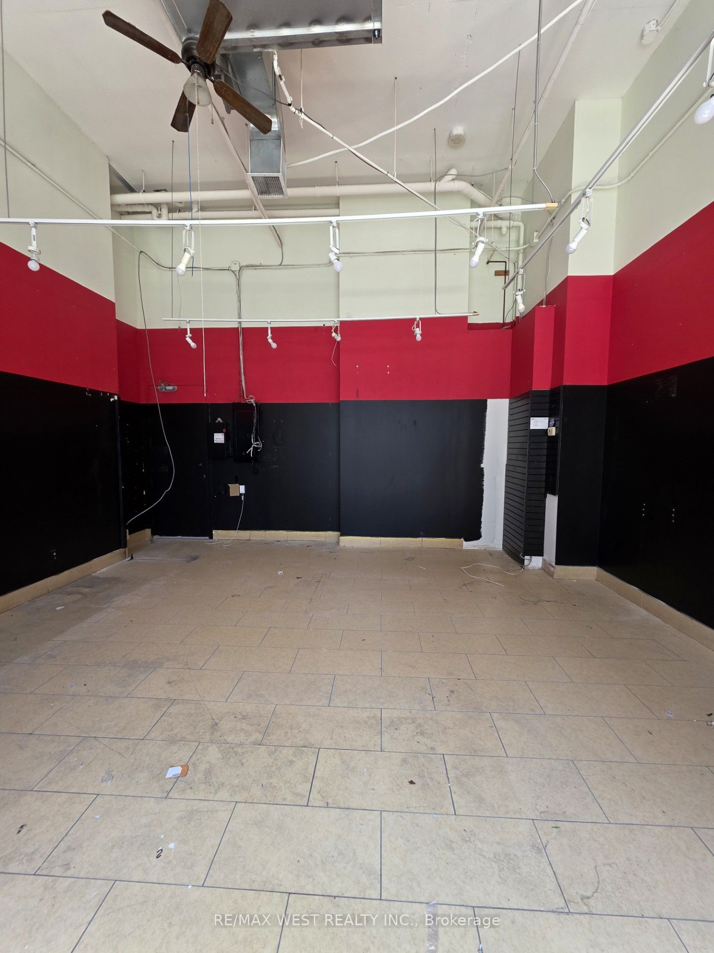 #107 - 28 Finch Avenue Property Photo 4