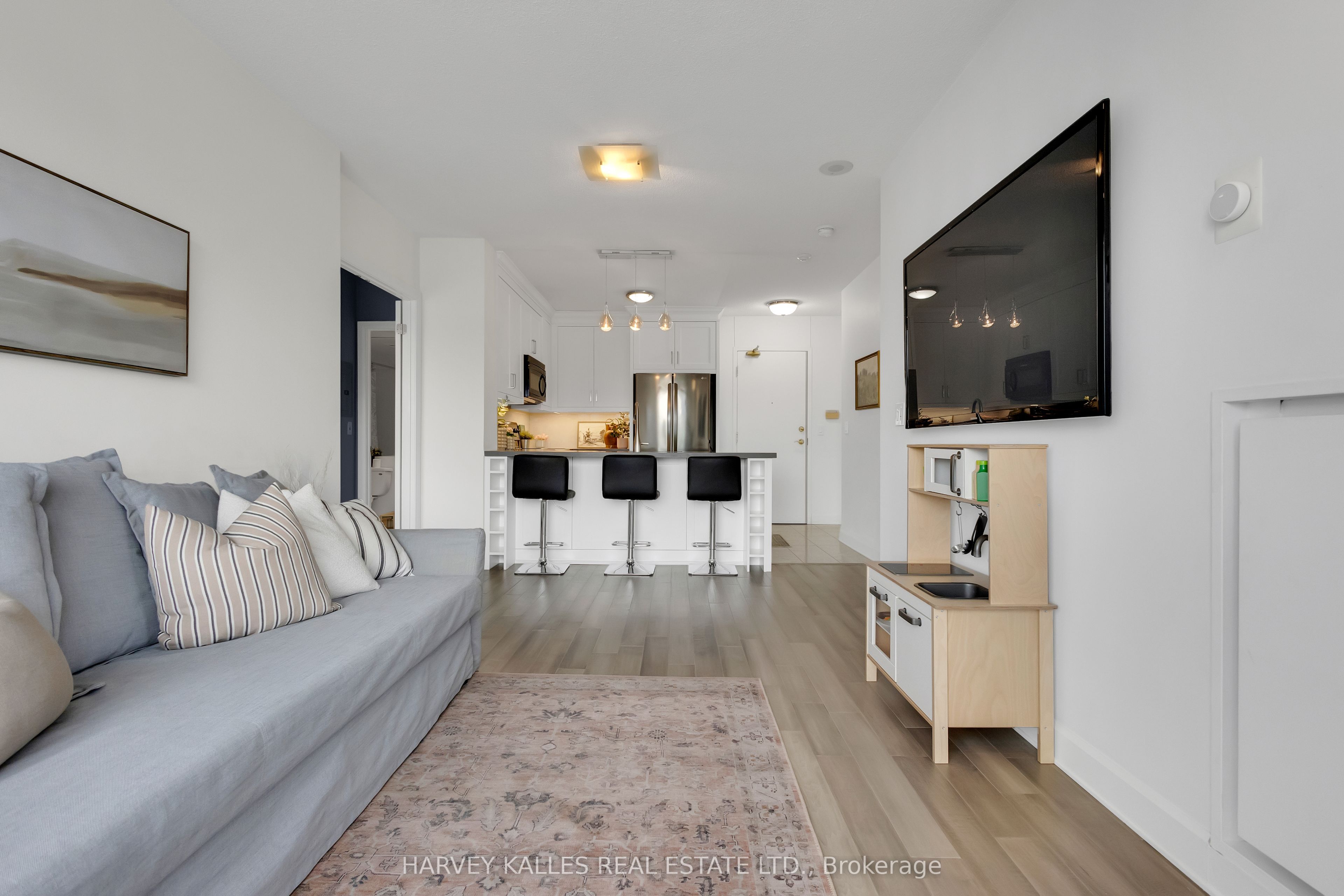 1801 Bayview Avenue 605 Property Photo 1