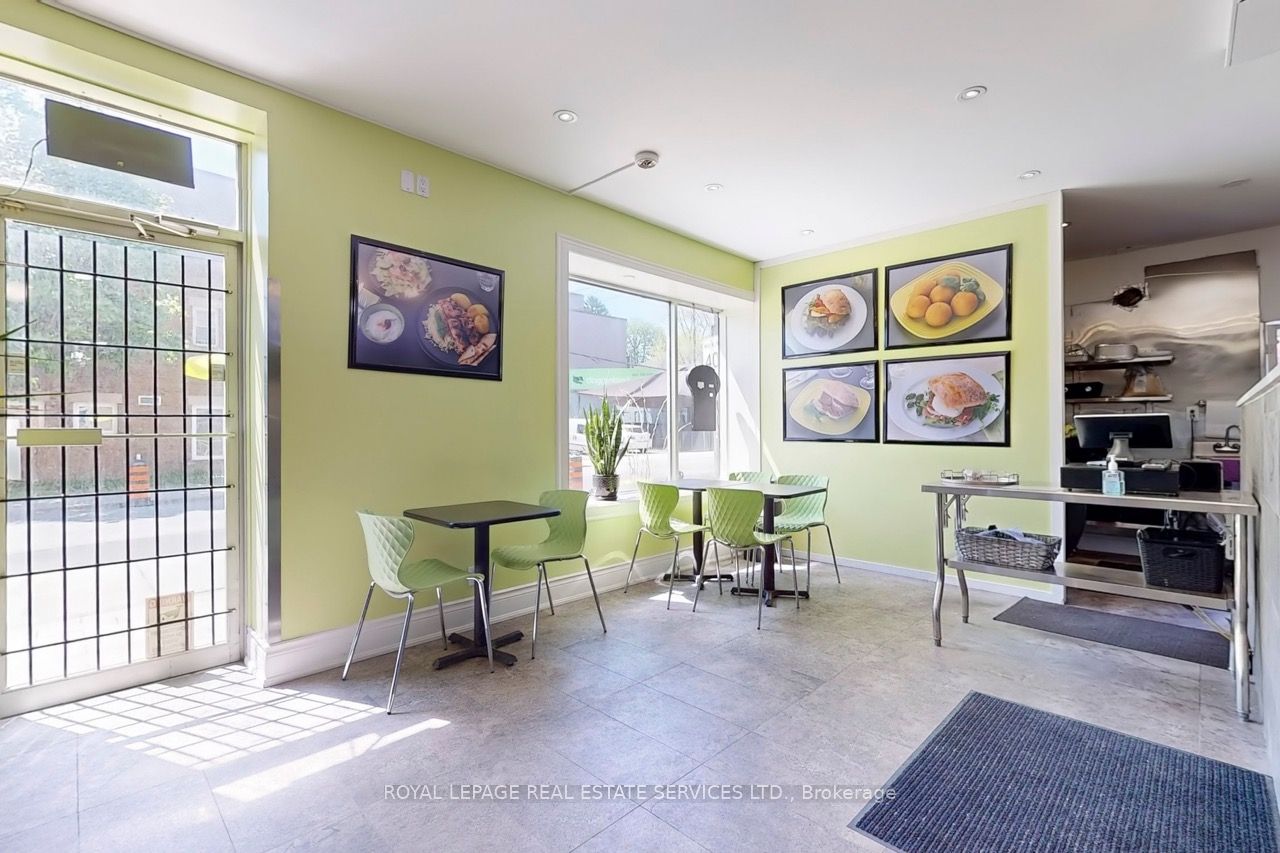 6 Fairlawn Avenue Property Photo 2