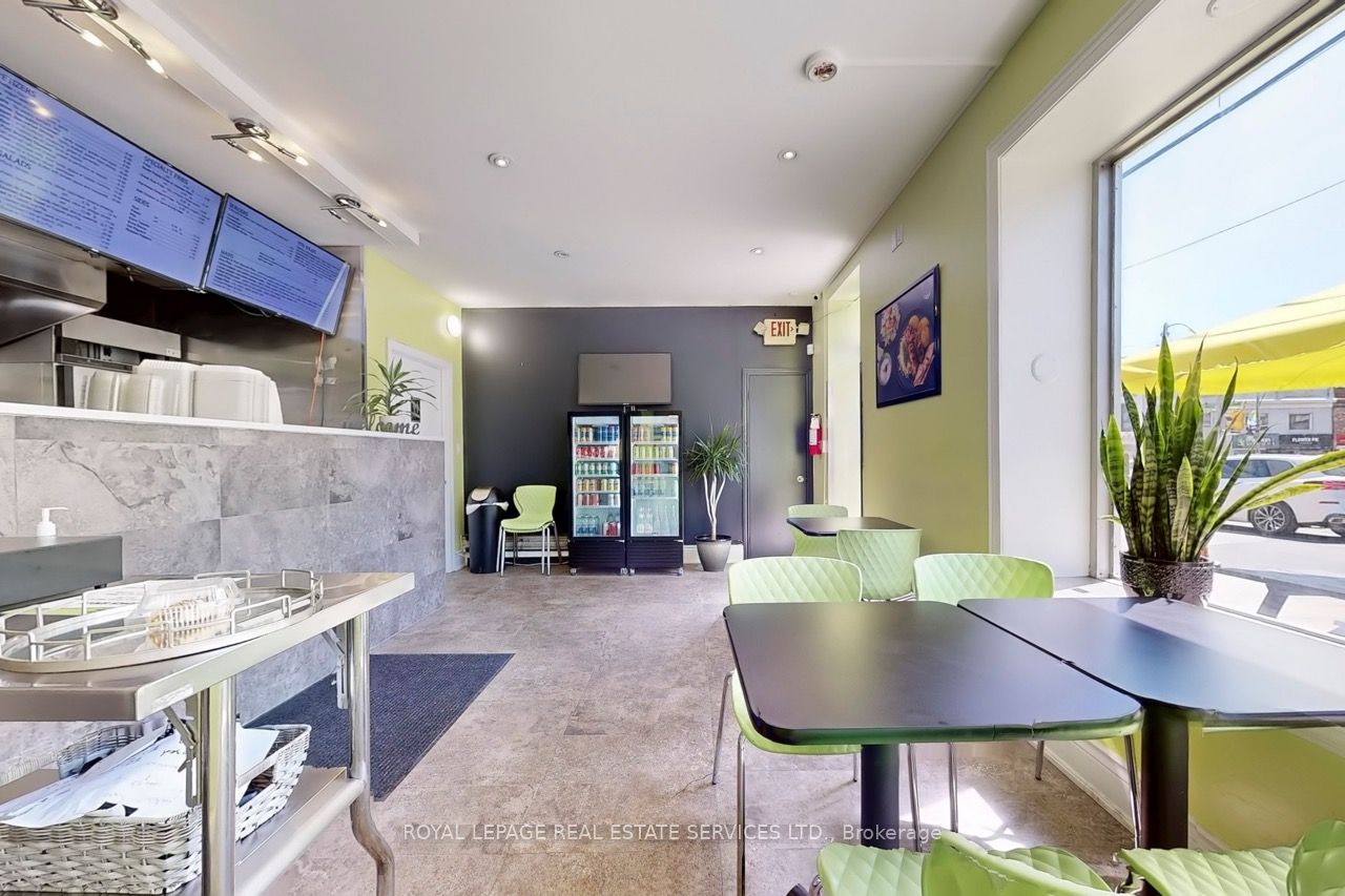 6 Fairlawn Avenue Property Photo 7