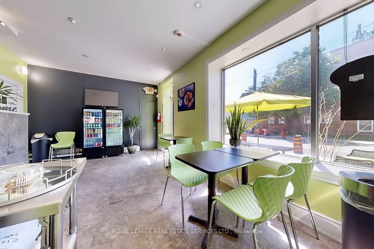 6 Fairlawn Avenue Property Photo 8