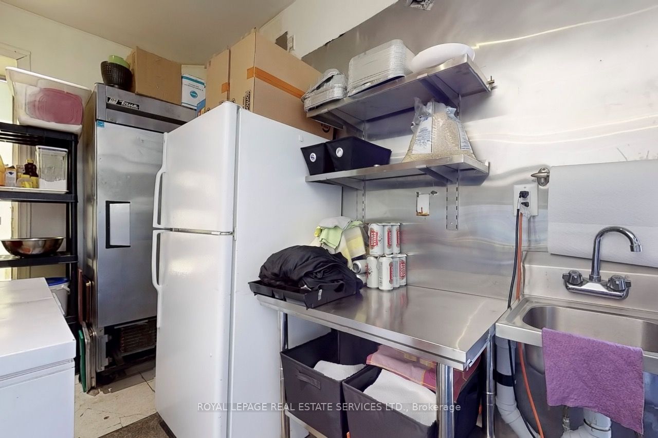 6 Fairlawn Avenue Property Photo 17