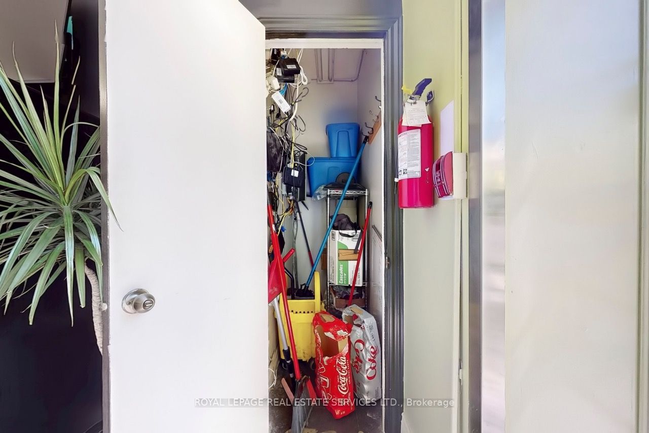 6 Fairlawn Avenue Property Photo 18
