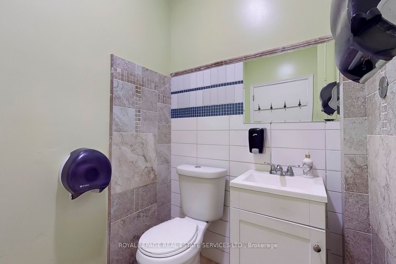 6 Fairlawn Avenue Property Photo 20