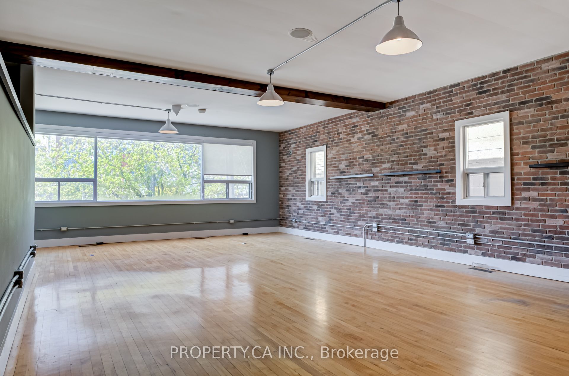 #Upper - 205 Augusta Avenue Property Photo 1