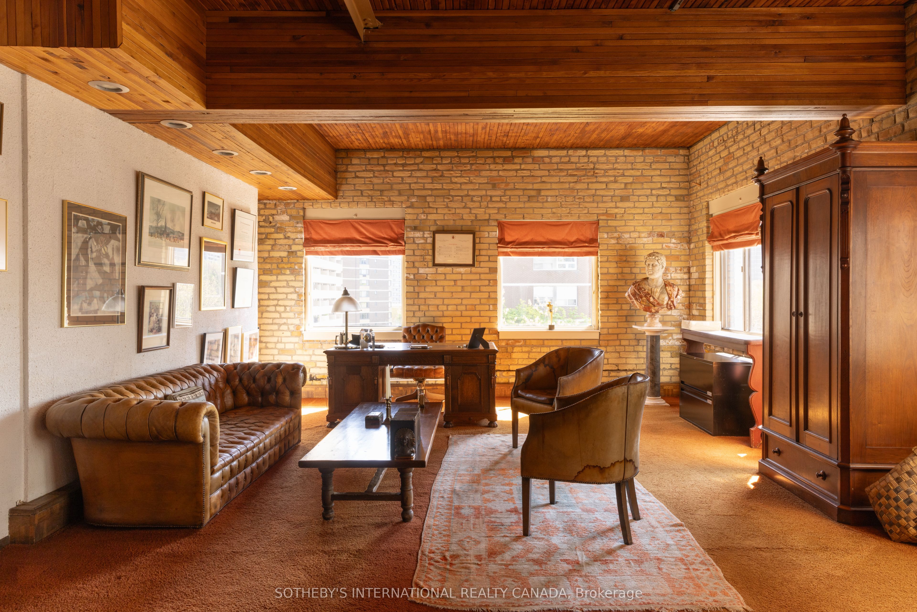 18 Gloucester Lane Property Photo 3
