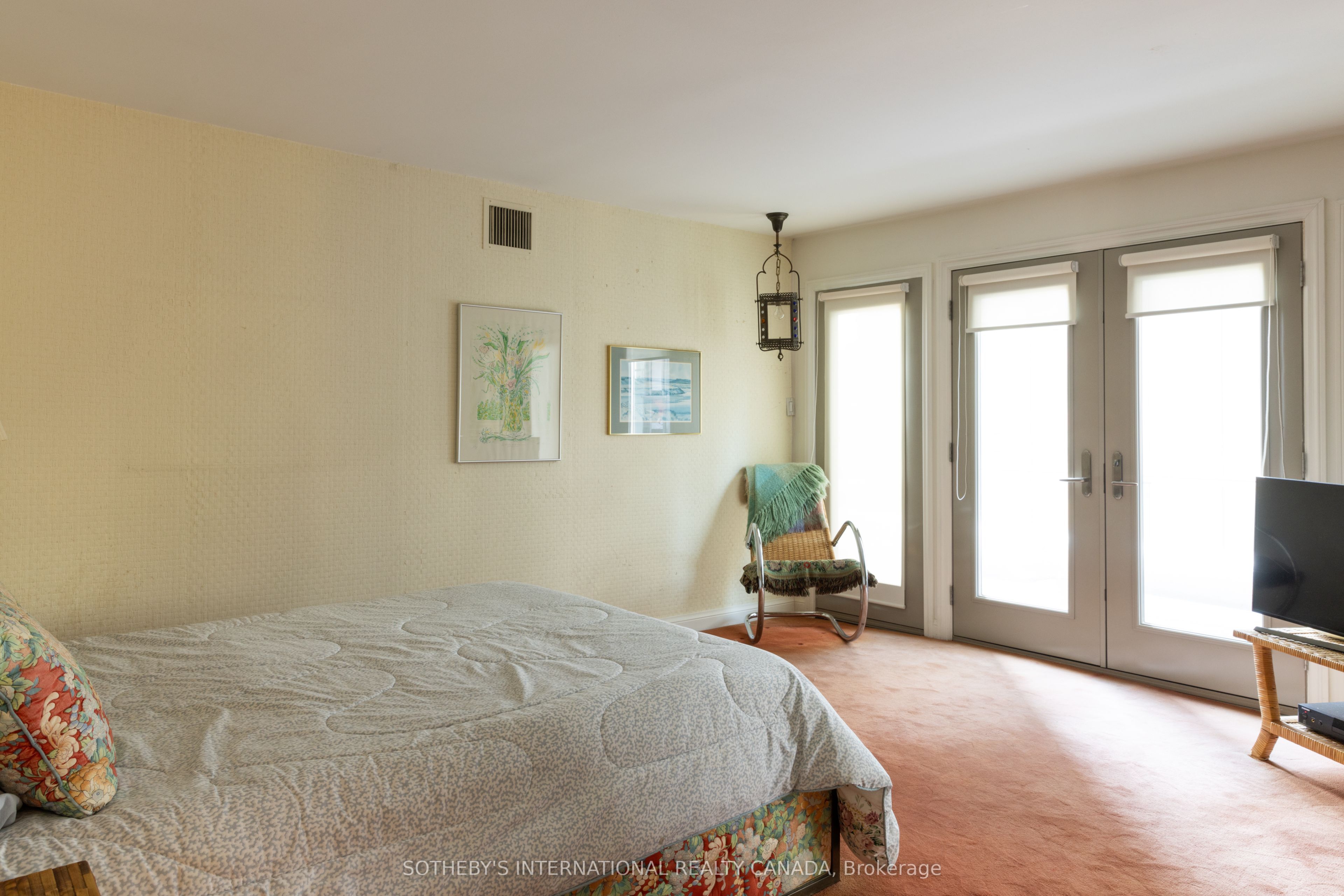 18 Gloucester Lane Property Photo 19