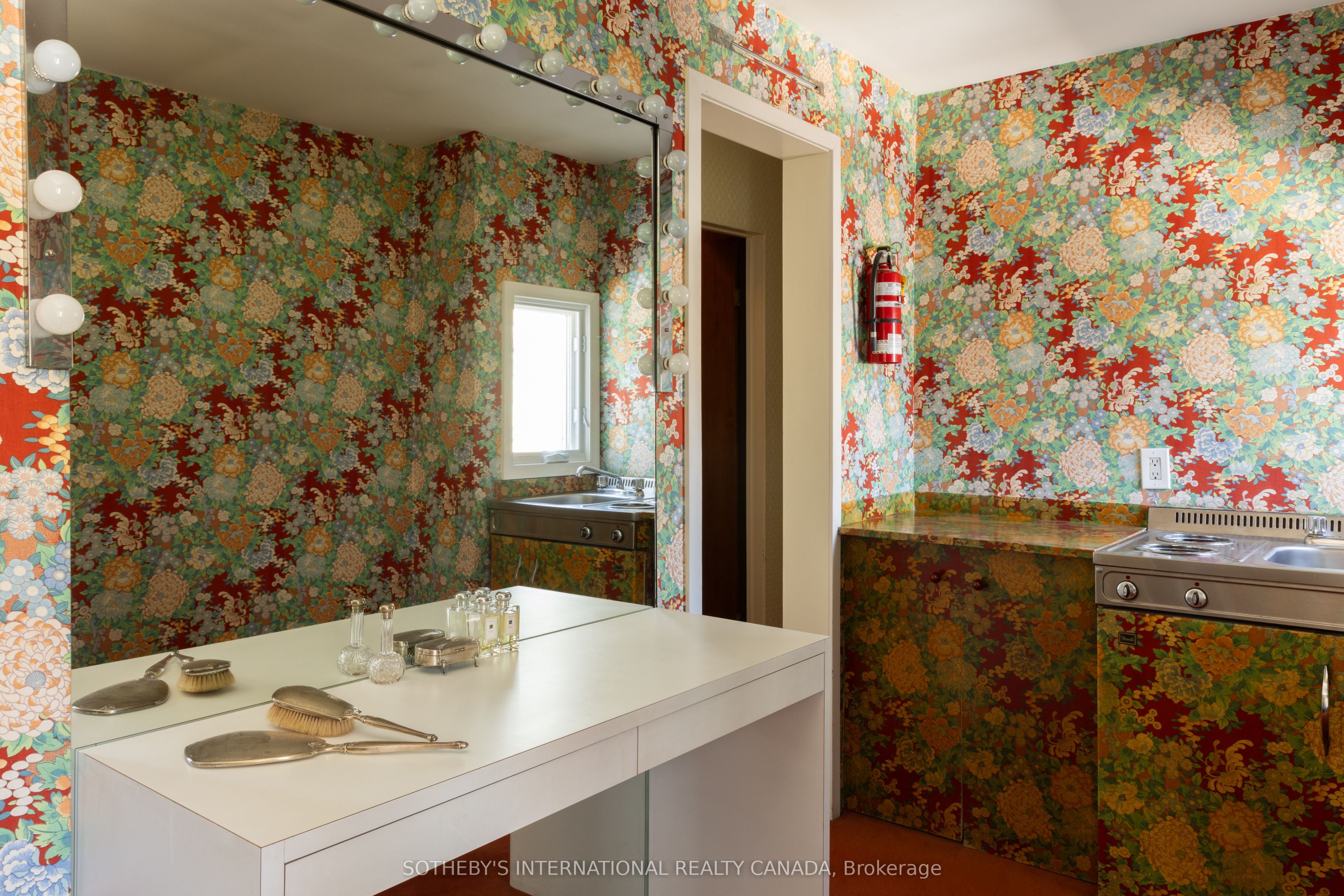 18 Gloucester Lane Property Photo 20