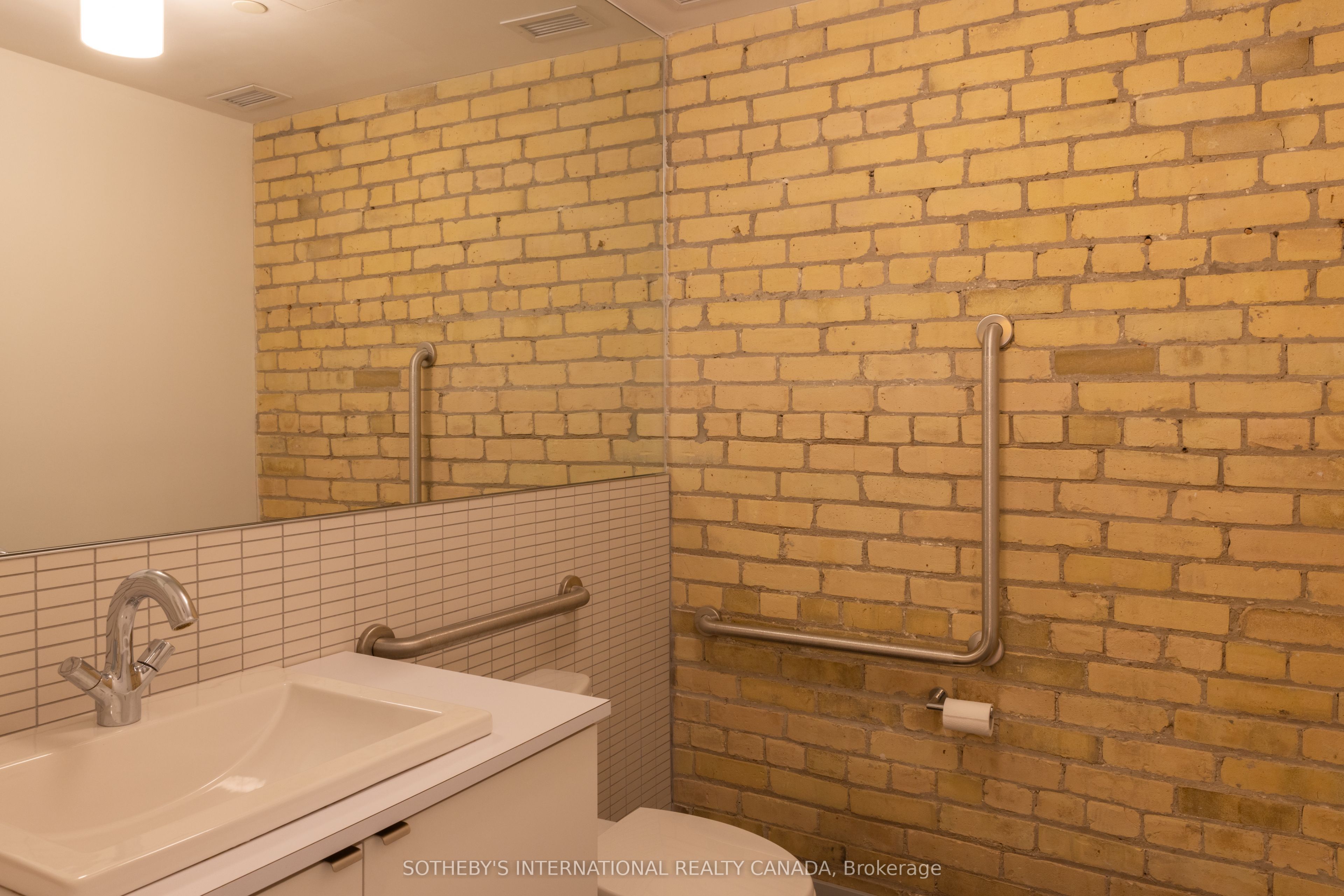 18 Gloucester Lane Property Photo 34
