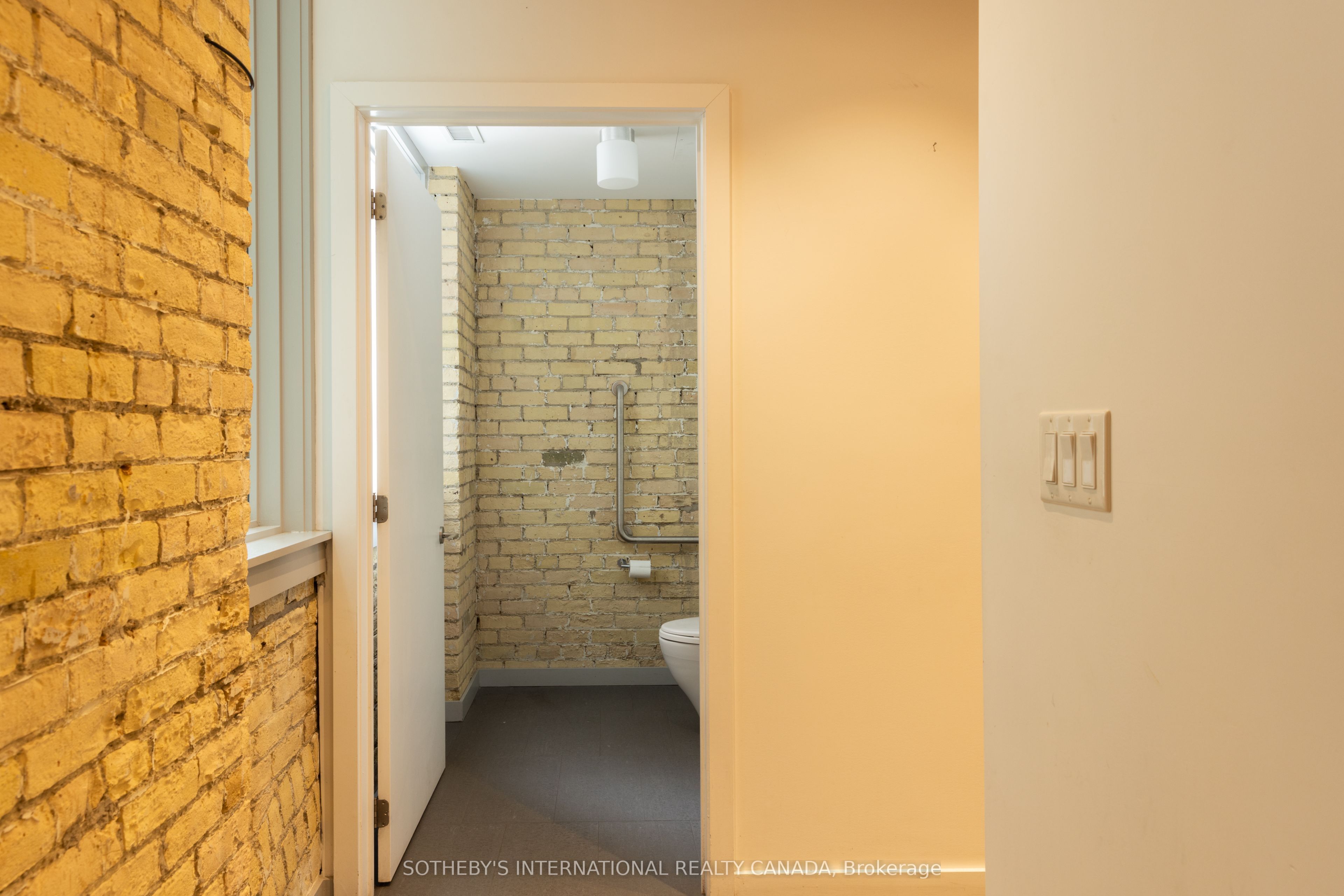 18 Gloucester Lane Property Photo 41