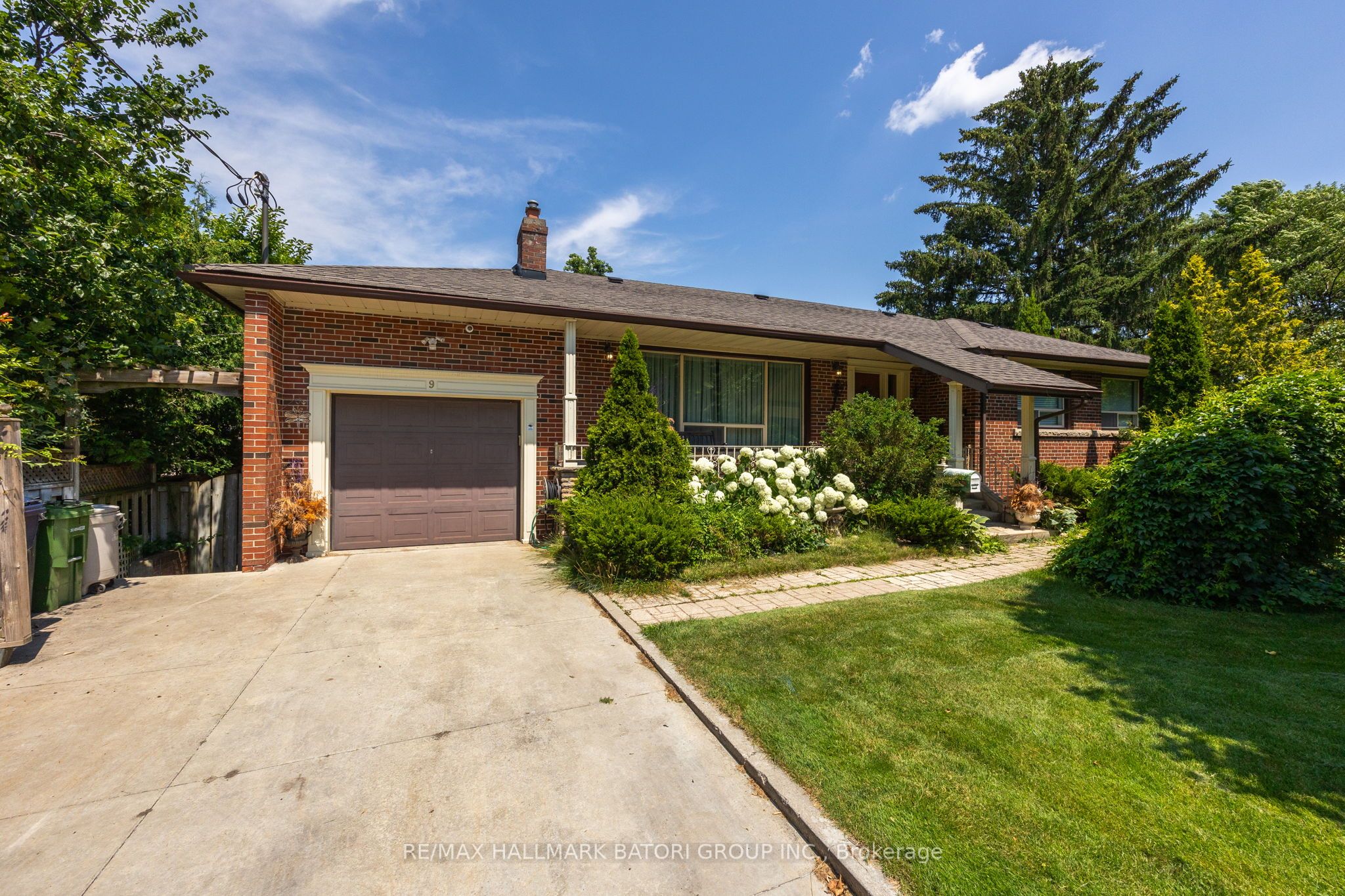 #Main - 9 Wingate Place Property Photo 1