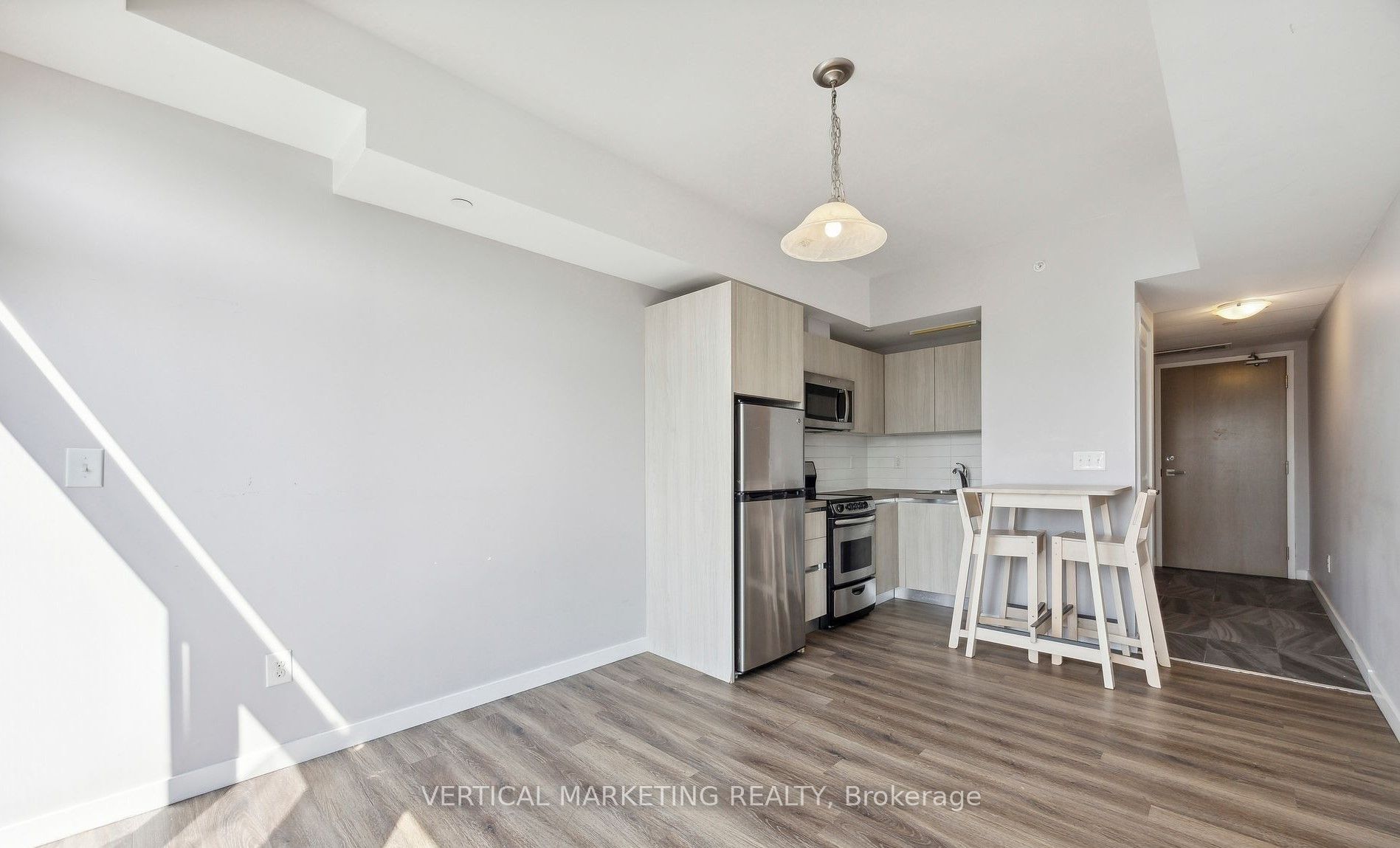 335 College Street Property Photo 40