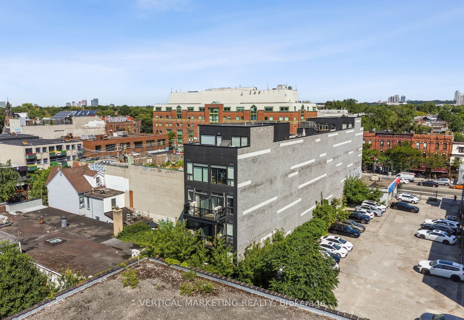 335 College Street Property Photo 42