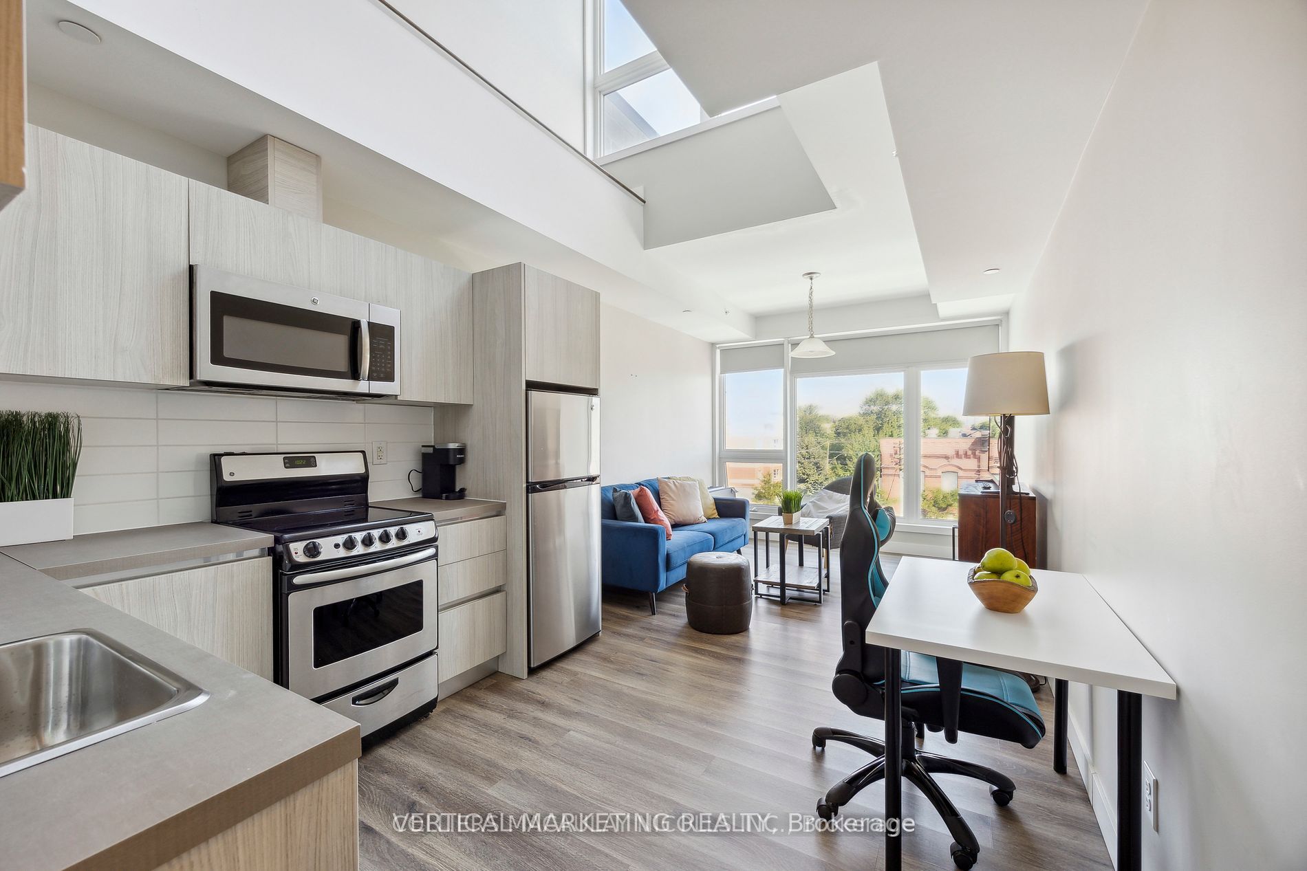 335 College Street Property Photo 48