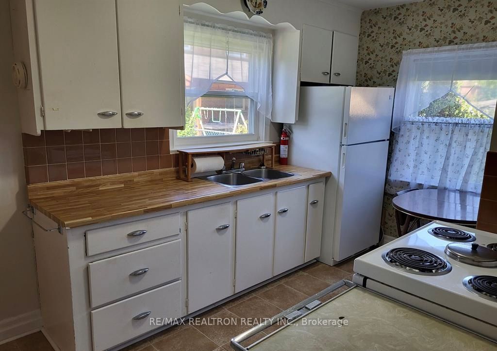 52 Patrick Boulevard Property Photo 7