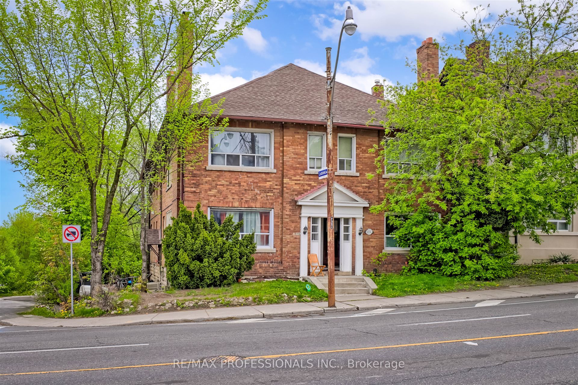 1131 & 1131a Avenue Road Property Photo 3