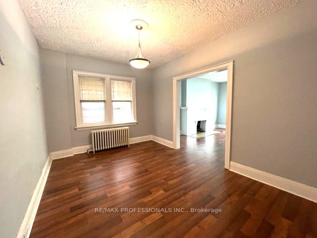 1131 & 1131a Avenue Road Property Photo 12