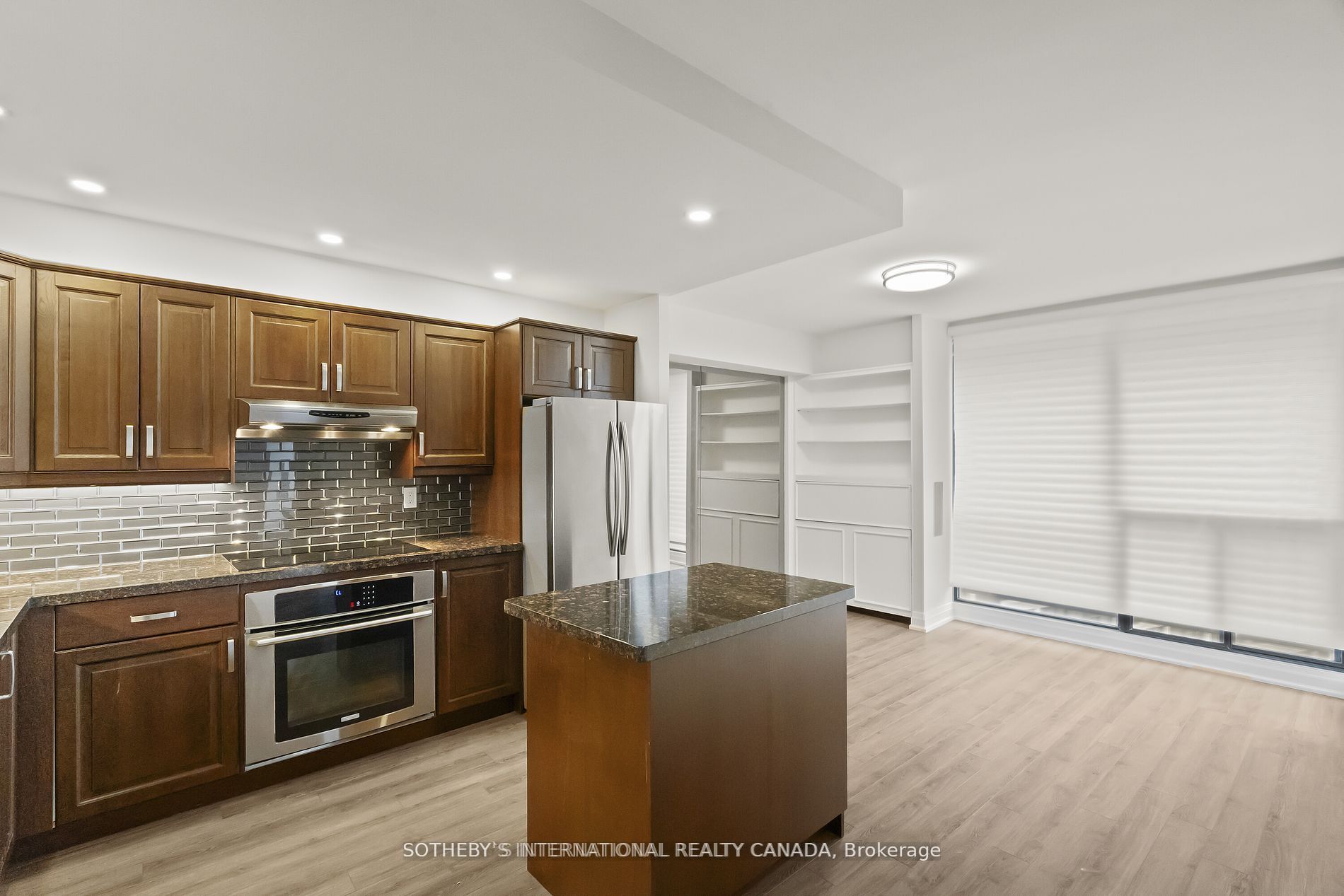 33 Harbour Square 2208 Property Photo 10