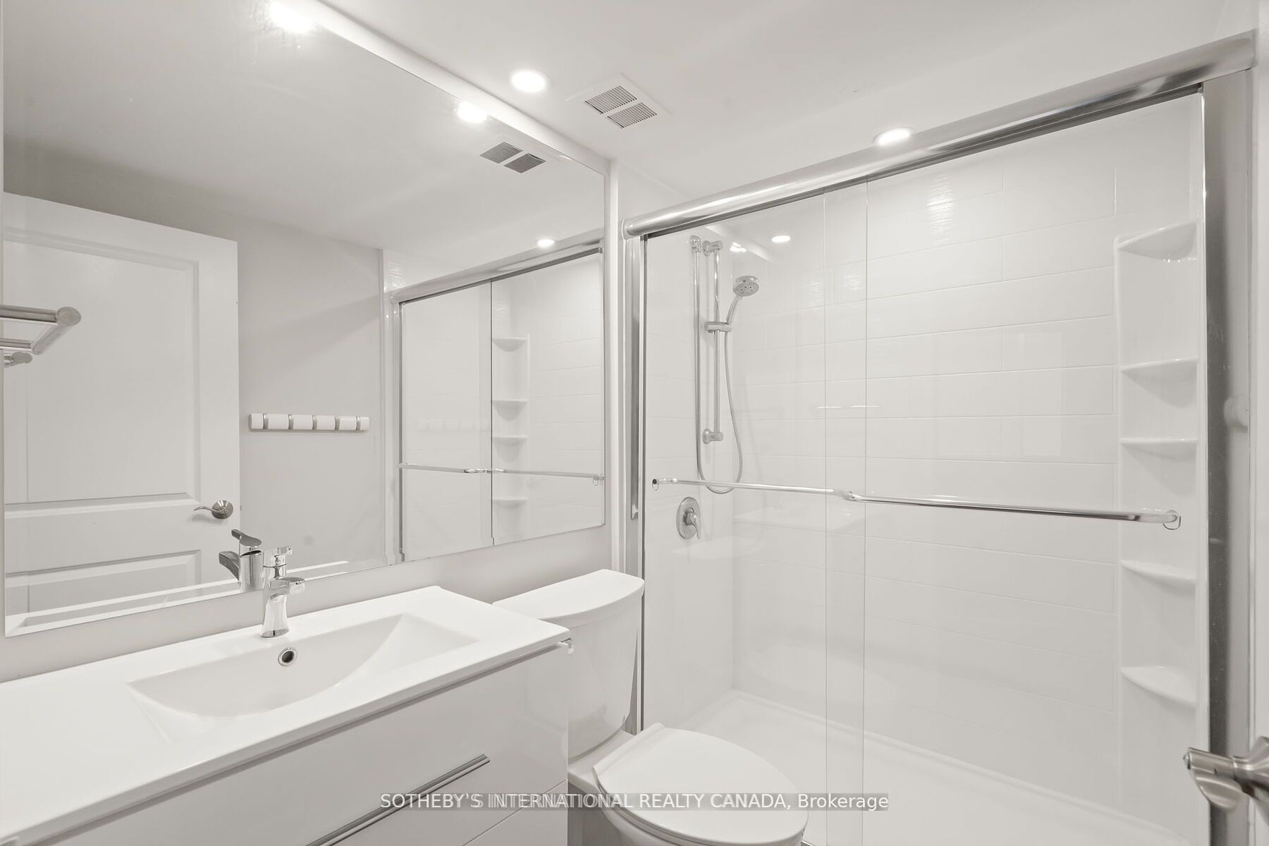 33 Harbour Square 2208 Property Photo 21