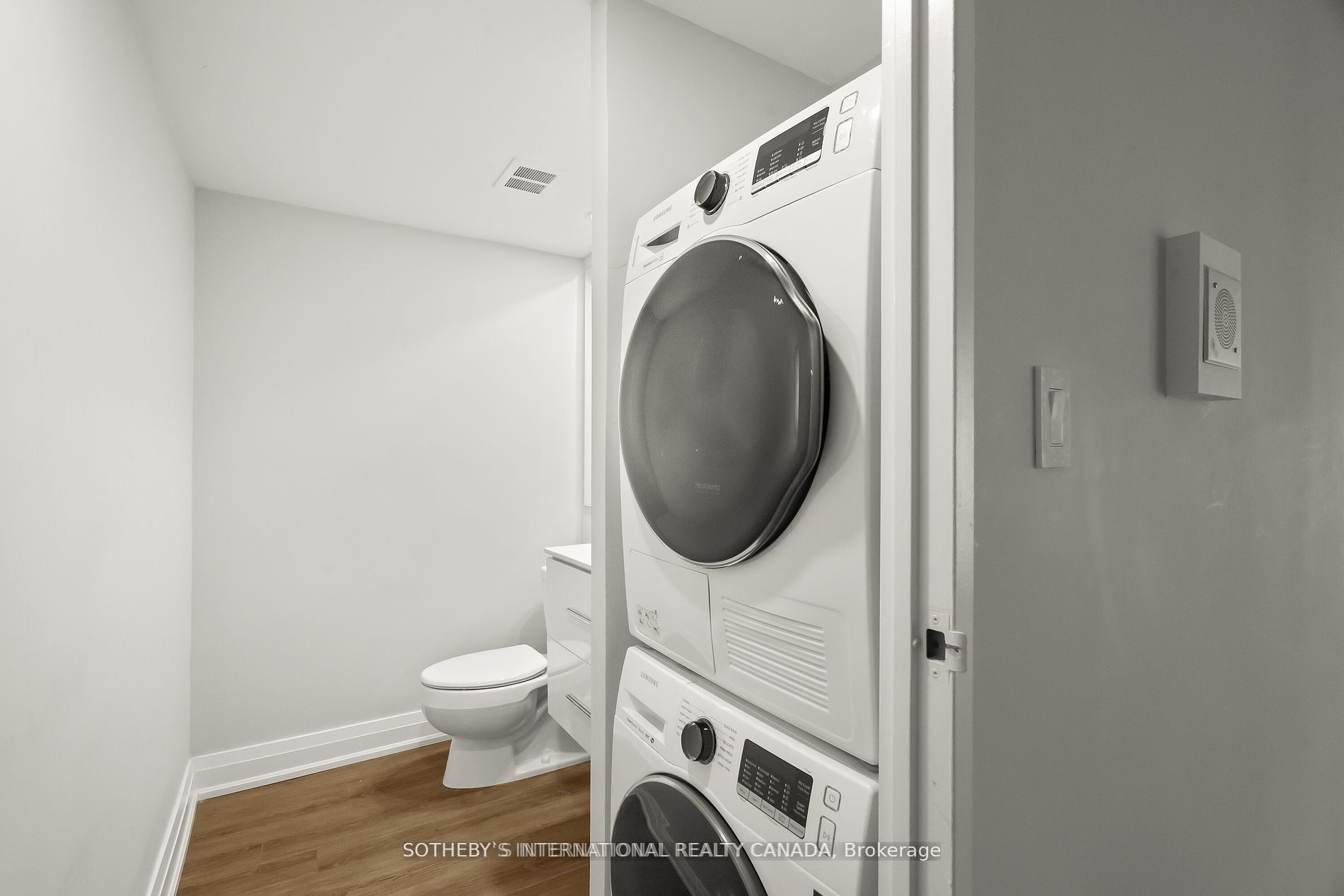33 Harbour Square 2208 Property Photo 29