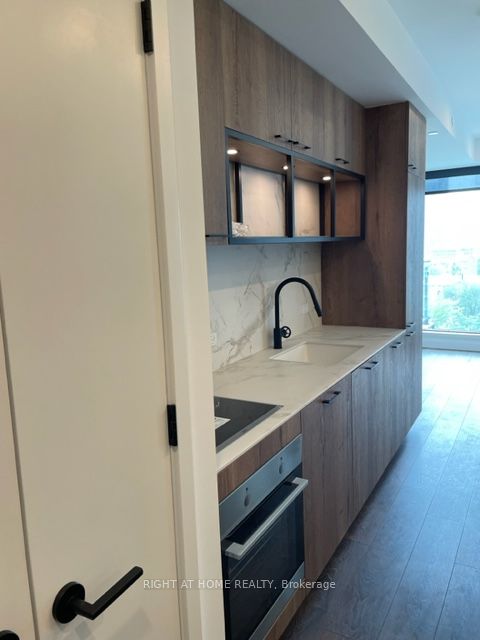 #734 - 505 Richmond Street Property Photo 2