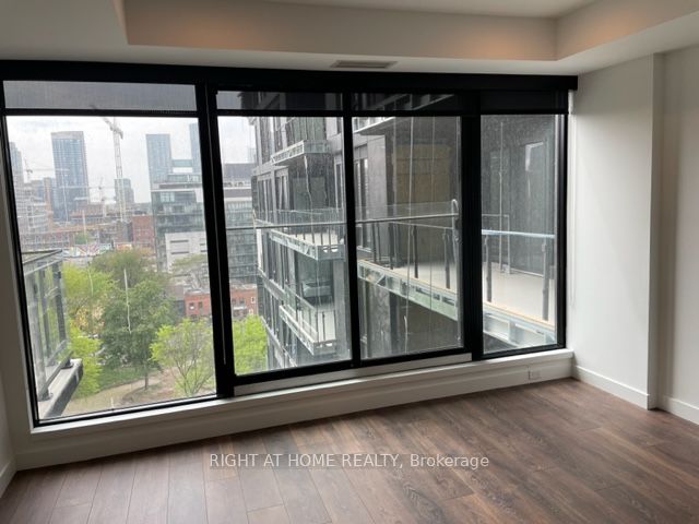 #734 - 505 Richmond Street Property Photo 5