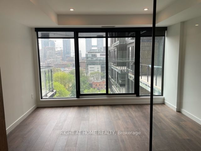 #734 - 505 Richmond Street Property Photo 12