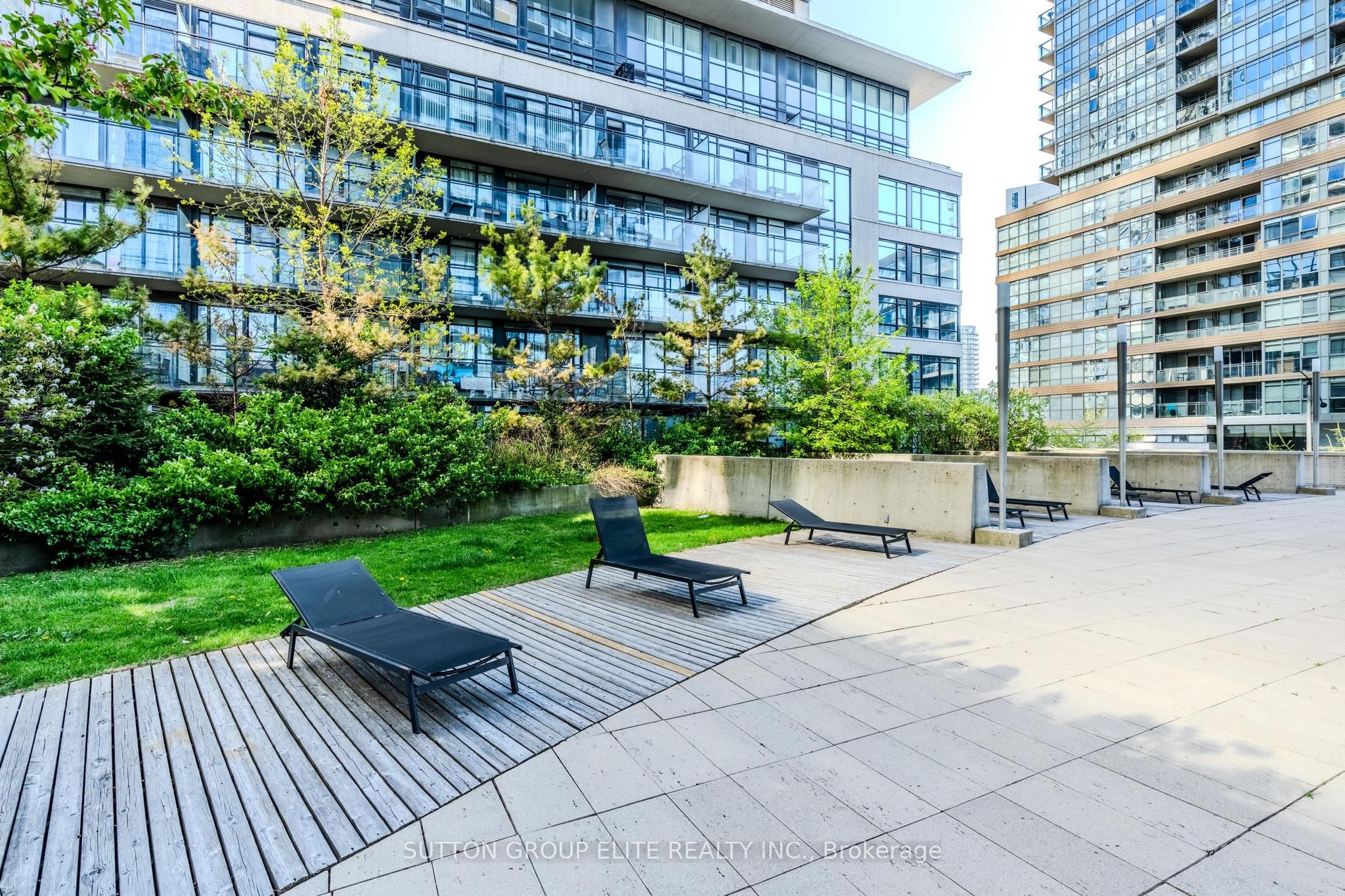 8 Telegram Mews 910 Property Photo 18