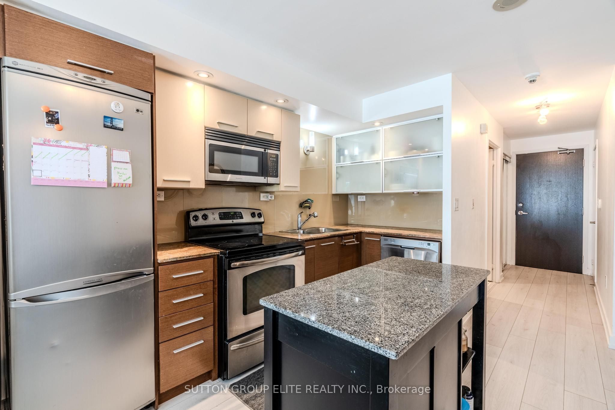 8 Telegram Mews 910 Property Photo 25