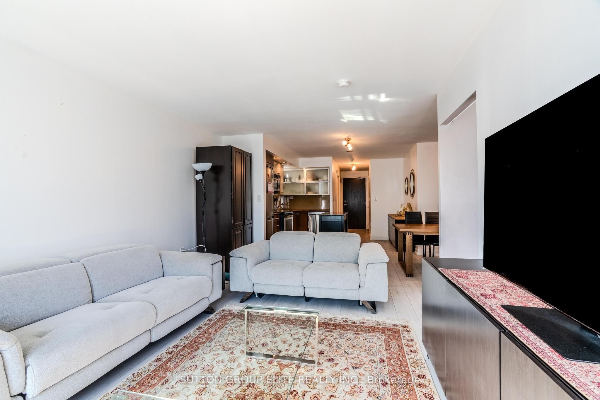 8 Telegram Mews 910 Property Photo 32