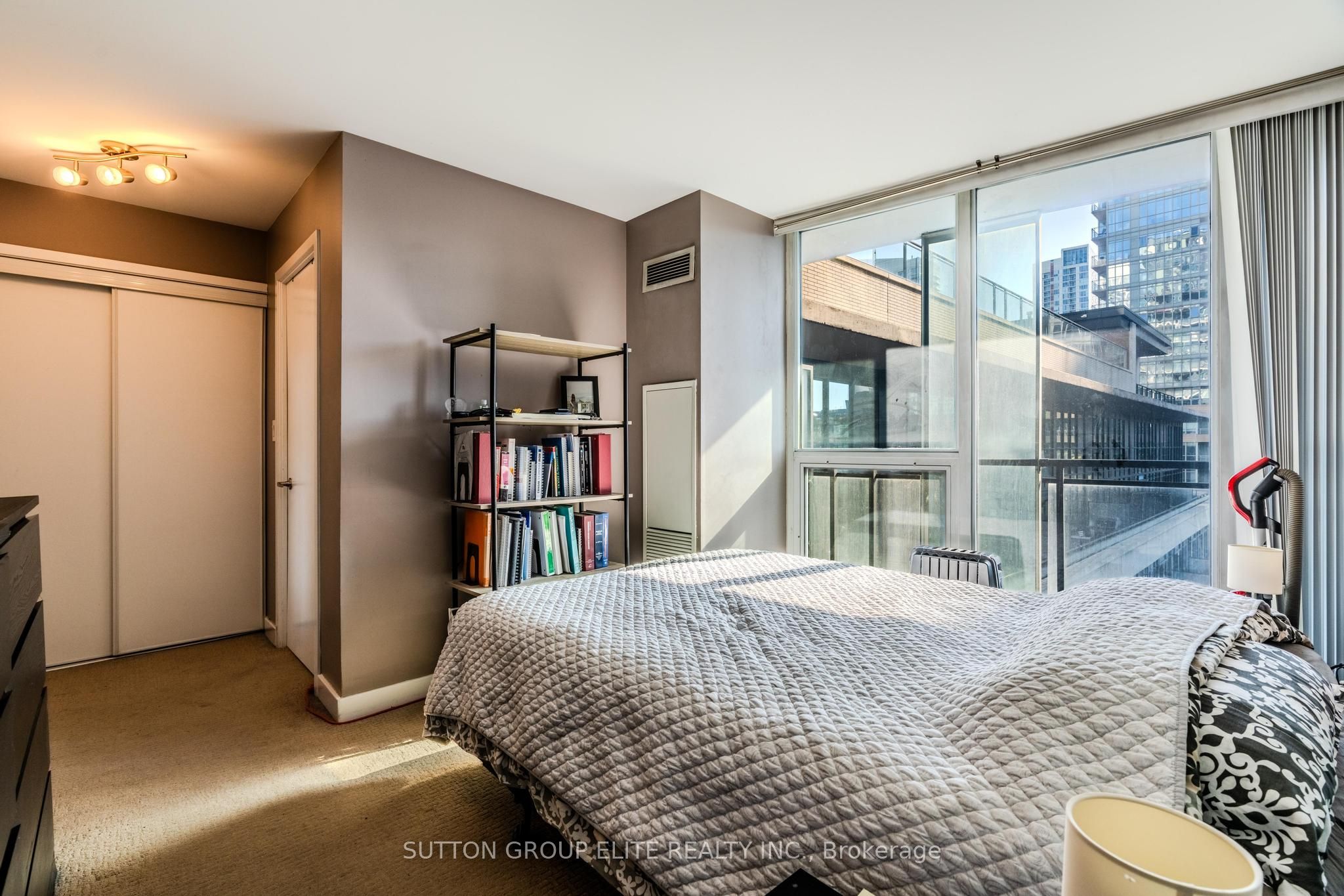 8 Telegram Mews 910 Property Photo 39