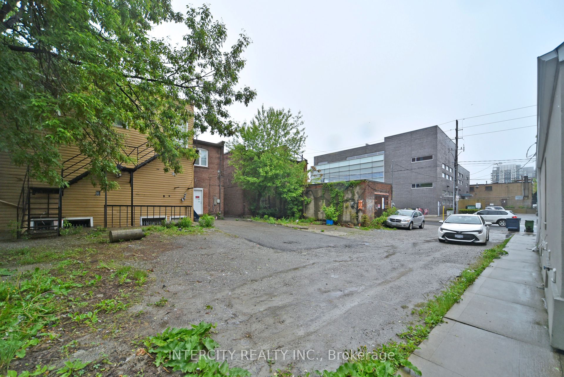 1747 - 1757 Eglinton Avenue W Property Photo 11