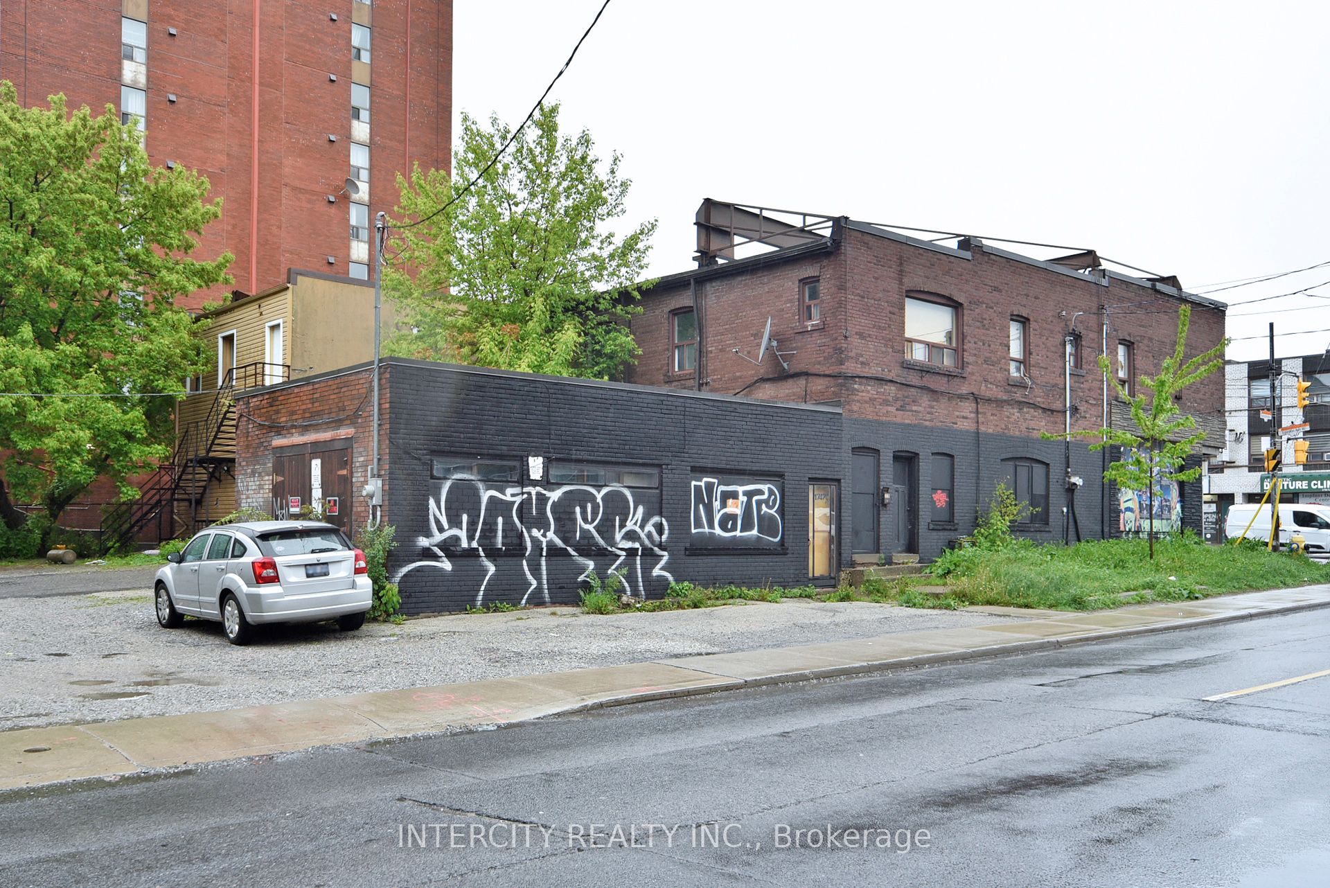1747 - 1757 Eglinton Avenue W Property Photo 13