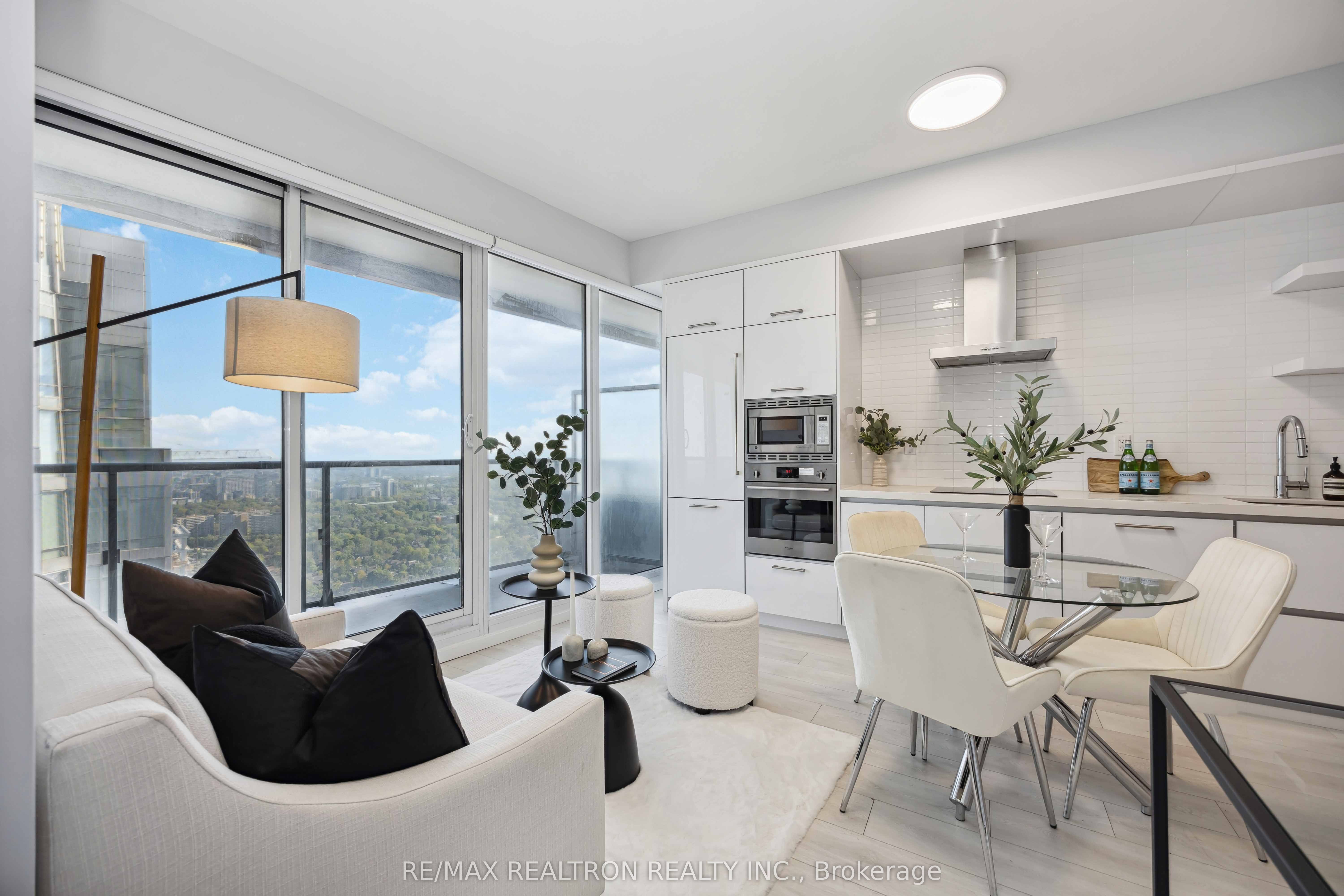 #4606 - 2221 Yonge Street Property Photo