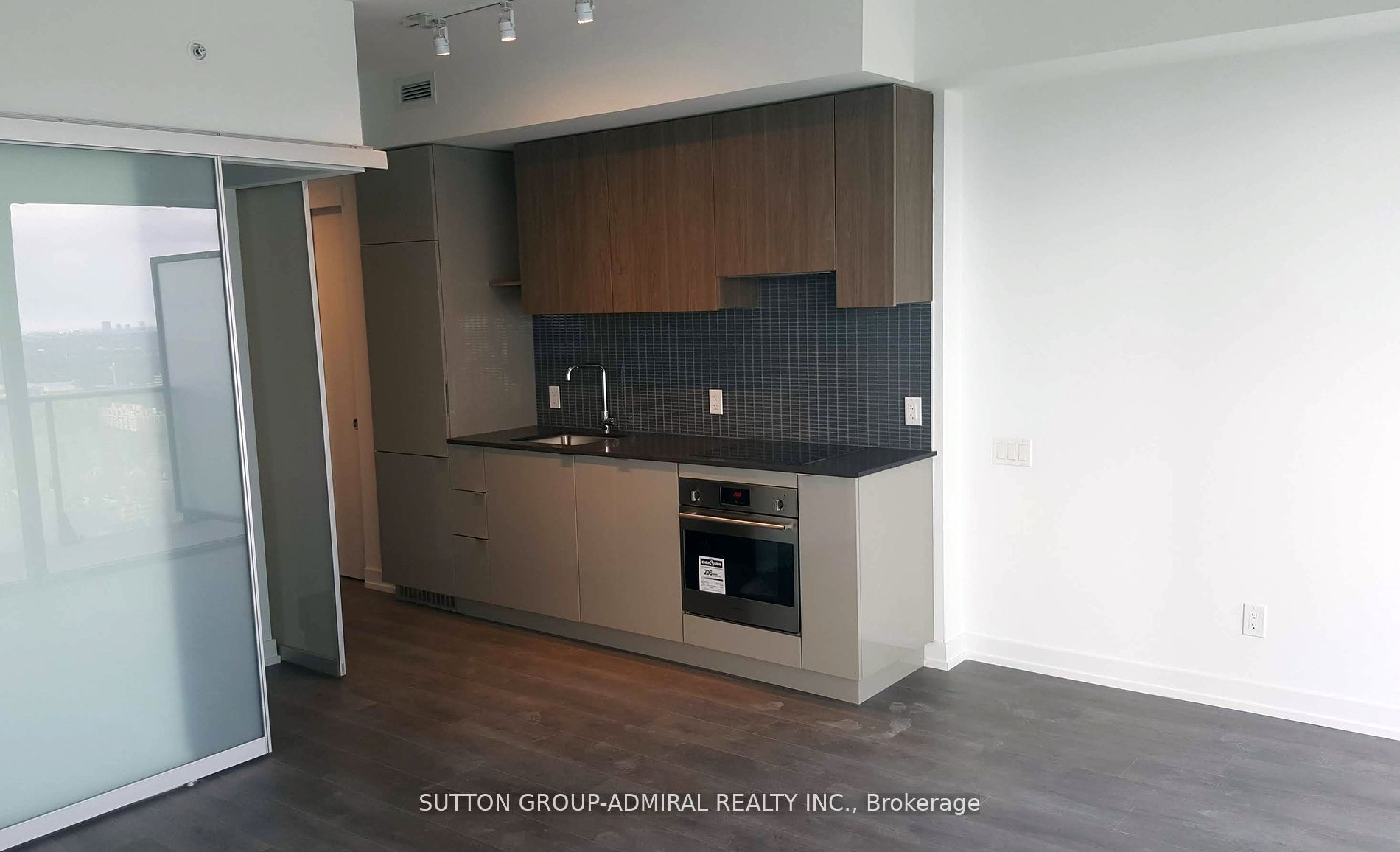 #3505 - 161 Roehampton Avenue Property Photo 5