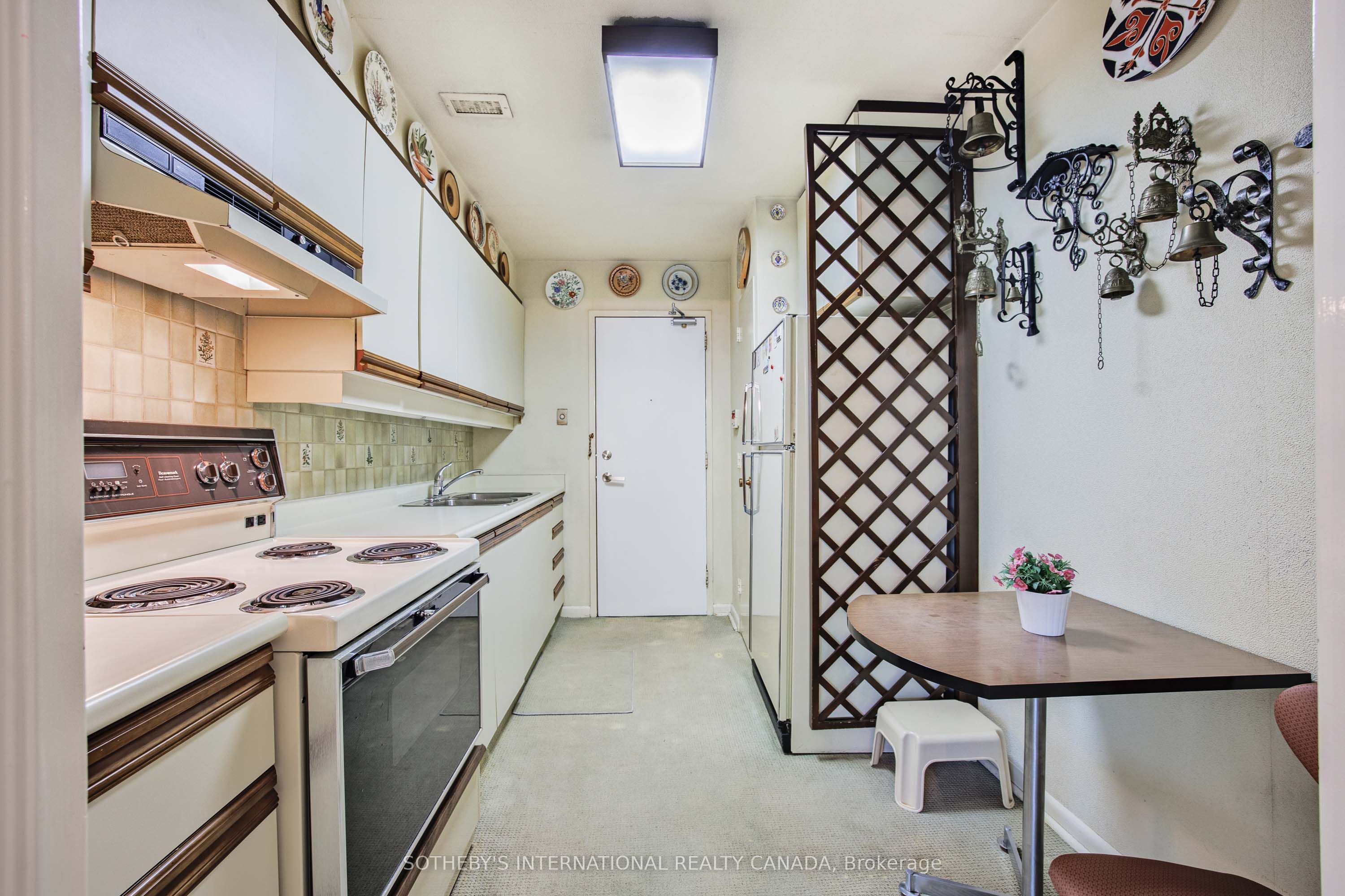 #615 - 16 Rosedale Road Property Photo 13