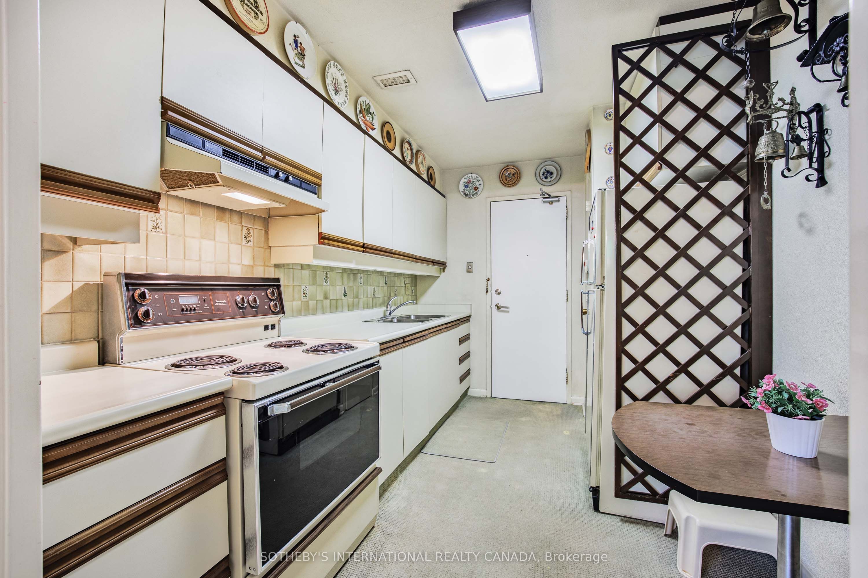 #615 - 16 Rosedale Road Property Photo 14