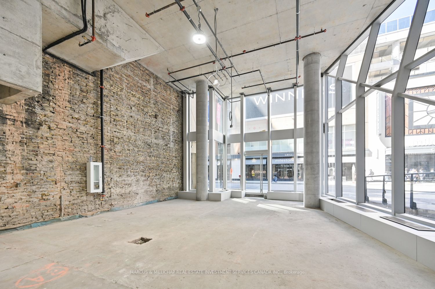 201 Yonge Street 2 Property Photo 2