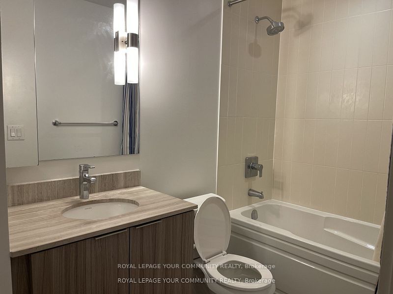 955 Bay Street 407 Property Photo 4