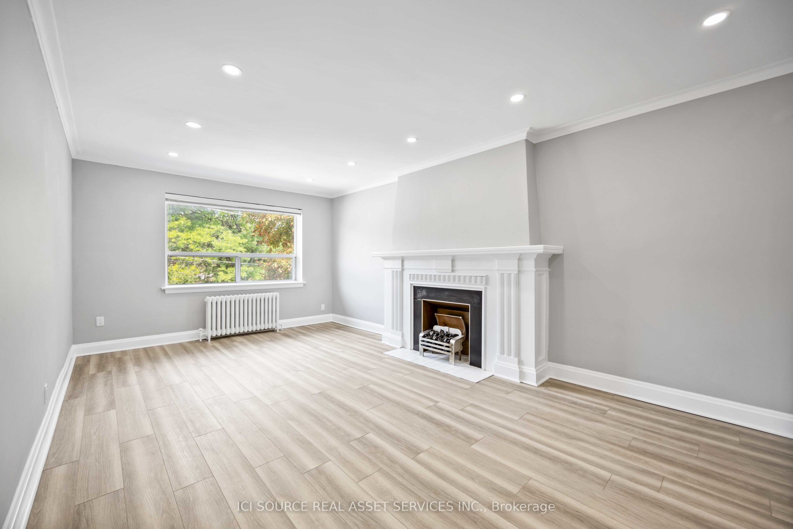 #2 - 121 Cheritan Avenue Property Photo 3