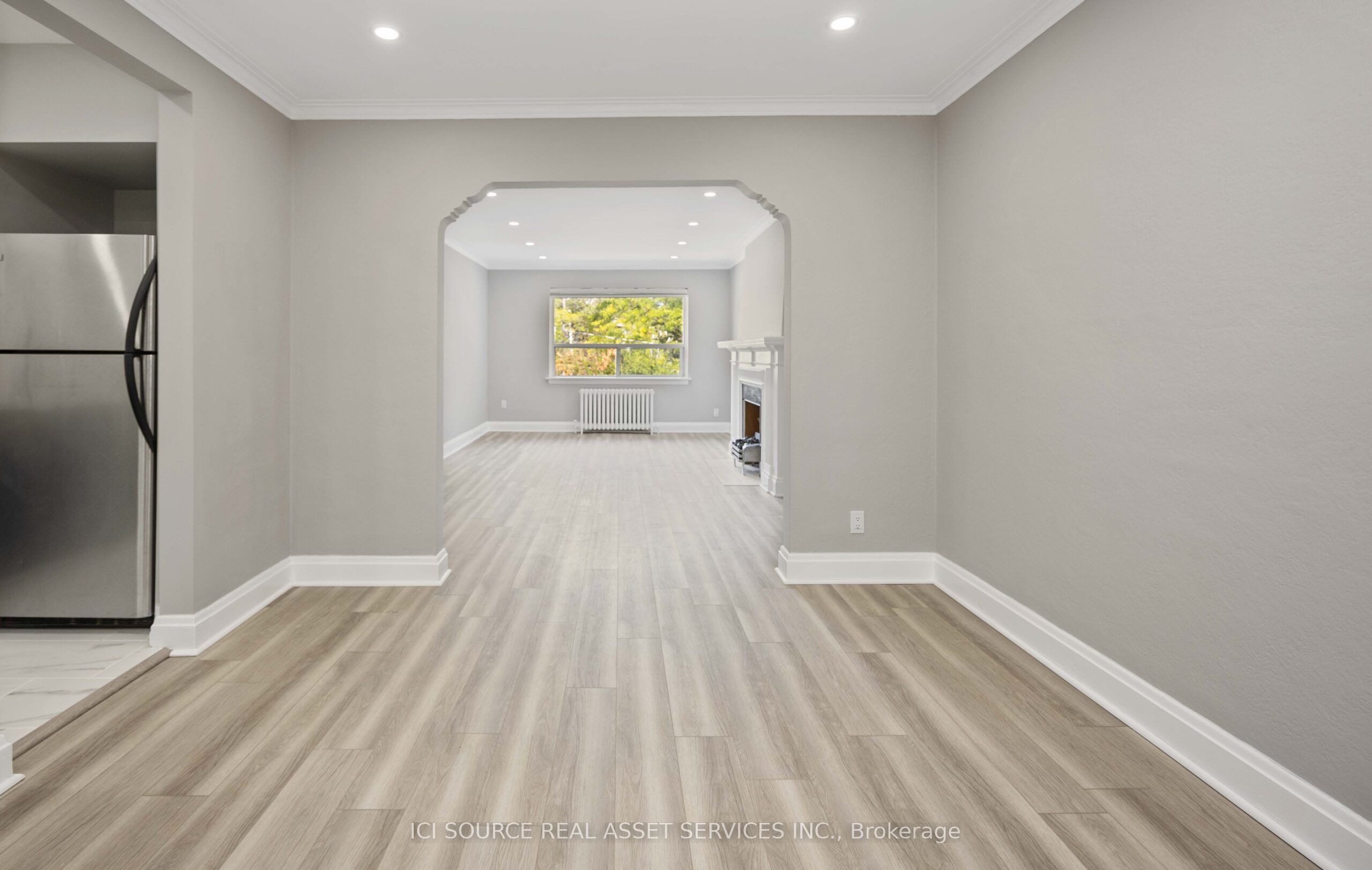 #2 - 121 Cheritan Avenue Property Photo 6