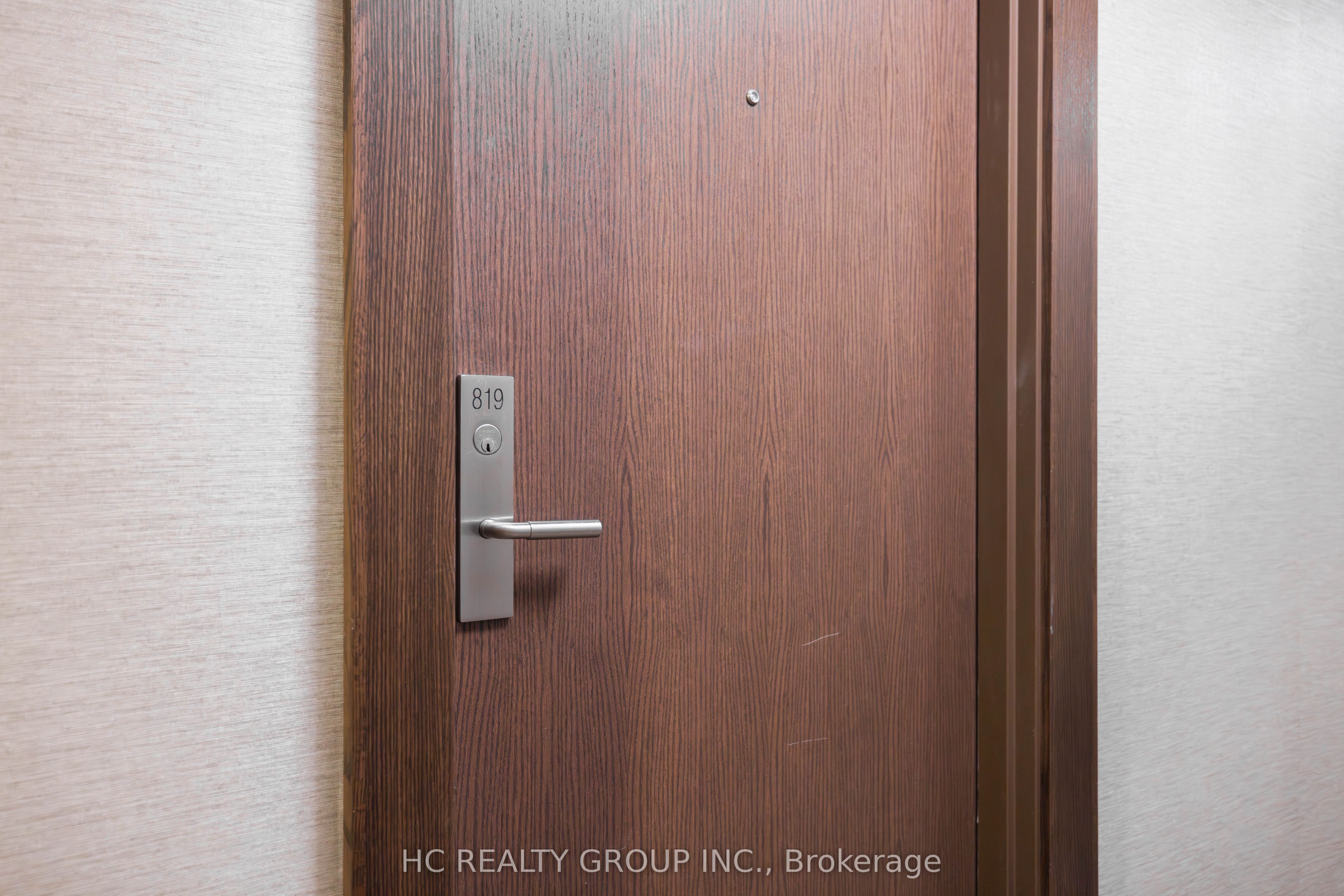 386 Yonge Street 819 Property Photo 13