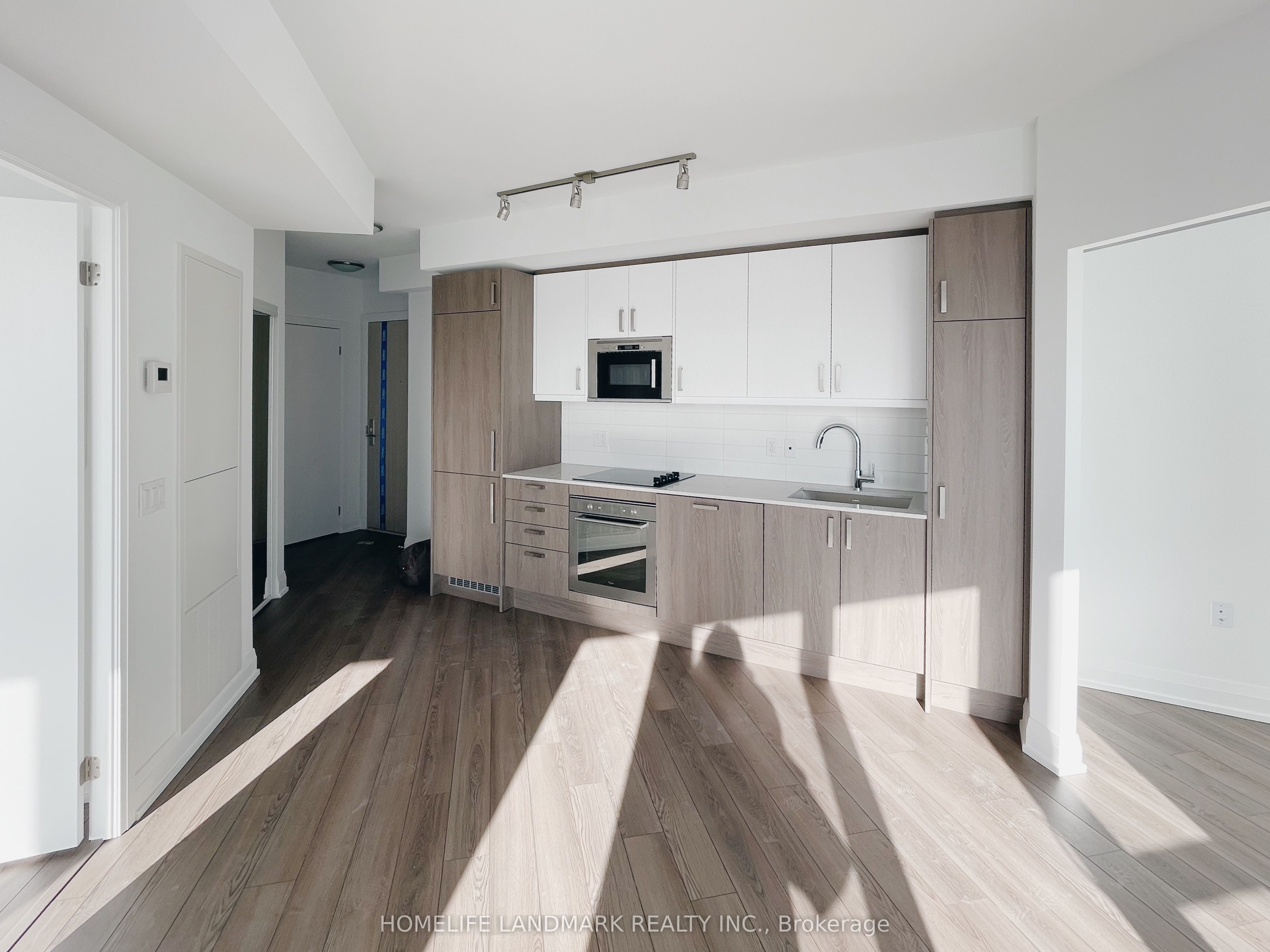 #1902 - 77 Mutual Street Property Photo