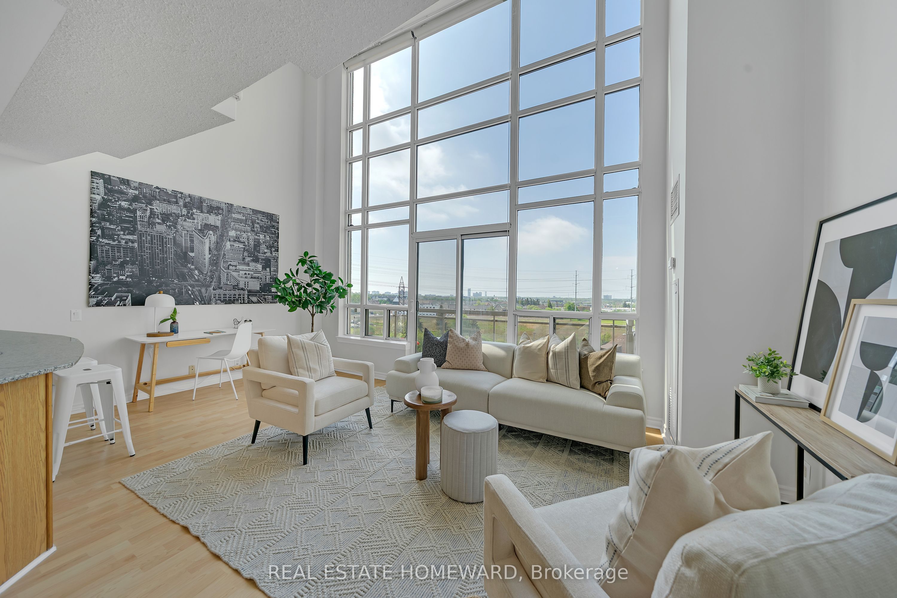 #812 - 1720 Eglinton Avenue Property Photo 1