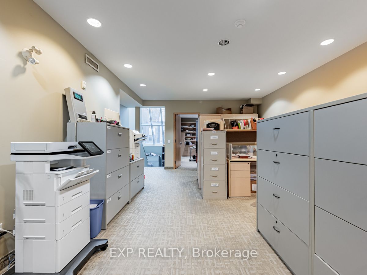 188 Avenue Road Property Photo 9