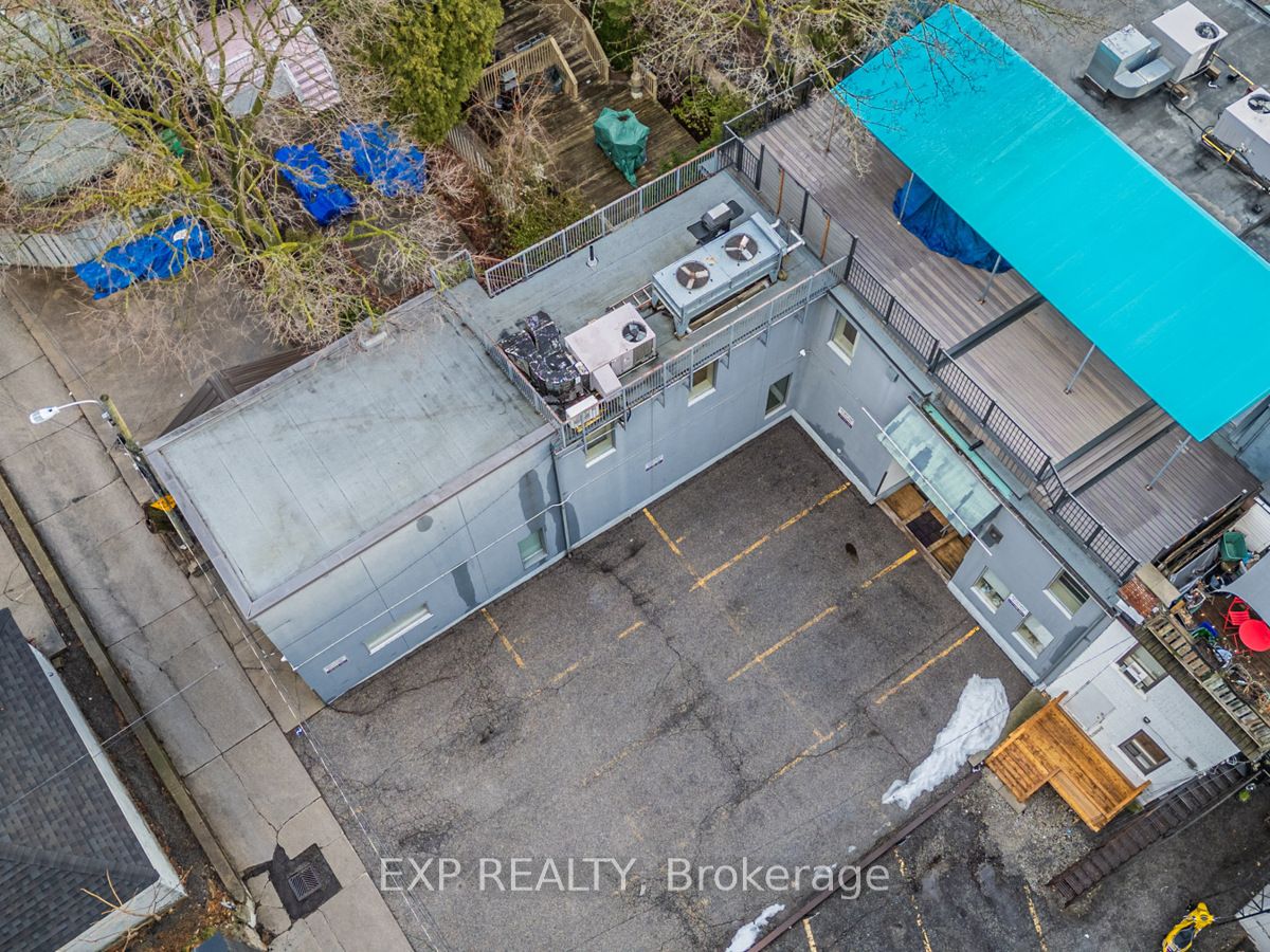188 Avenue Road Property Photo 15